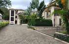 5 Bed Townhouse with En Suite in Lavington - 1