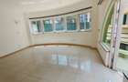 4 Bed Villa with En Suite in Riverside - 4