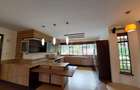 5 Bed House with En Suite at Lake View - 12