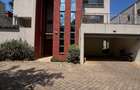 5 Bed Townhouse with En Suite in Lavington - 2