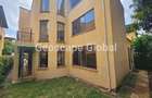 5 Bed Townhouse with En Suite in Spring Valley - 1