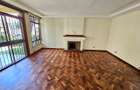 6 Bed House with En Suite in Lavington - 4