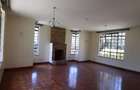 4 Bed Townhouse with En Suite at Lavington - 16