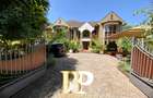 6 Bed Townhouse with En Suite in Runda - 3