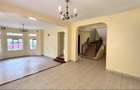 5 Bed Townhouse with En Suite in Lavington - 3