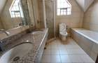 4 Bed Townhouse with En Suite at Lavington - 10