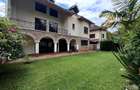 5 Bed Townhouse with En Suite in Lavington - 1