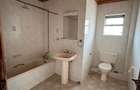 4 Bed Townhouse with En Suite at Lavington - 8