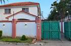 4 Bed House with En Suite at Hs106 - 1