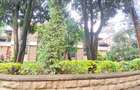 6 Bed Townhouse with En Suite at Lavington - 1