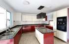 4 Bed Apartment with En Suite in Riverside - 4