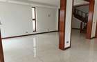 6 Bed Townhouse with En Suite at Lavington - 10