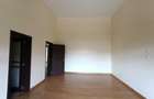 5 Bed Townhouse with En Suite in Lavington - 4