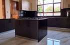 4 Bed House with En Suite in Rosslyn - 3