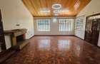 4 Bed House with En Suite in Lavington - 2