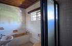 4 Bed House with En Suite in Nyari - 17