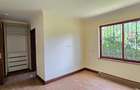 5 Bed House with En Suite in Spring Valley - 11