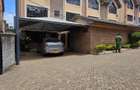 6 Bed Townhouse with En Suite in Lavington - 2