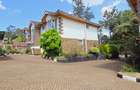 5 Bed Townhouse with En Suite at Lavington - 4