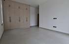 3 Bed Apartment in Brookside - 9