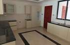 5 Bed Townhouse with En Suite in Lavington - 4