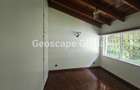 4 Bed House with En Suite in Rosslyn - 8