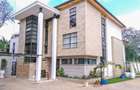 5 Bed Townhouse with En Suite at Lavington - 5