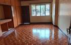 5 Bed Townhouse with En Suite at Lavington - 17