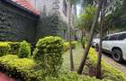 5 Bed Villa with En Suite in Lavington - 1