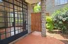5 Bed Townhouse with En Suite in Lavington - 4