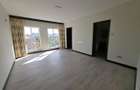 3 Bed Apartment with En Suite in Riverside - 9