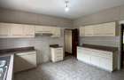 4 Bed Villa with En Suite in Rosslyn - 3