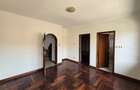 5 Bed Townhouse with En Suite in Lavington - 10