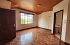 5 Bed Townhouse with En Suite at Lavington - 17