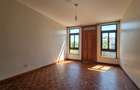 5 Bed Townhouse with En Suite in Lavington - 9