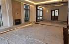 5 Bed Townhouse with En Suite in Lavington - 2