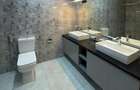 5 Bed House with En Suite in Lavington - 10