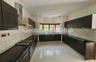 5 Bed House with En Suite in Runda - 2
