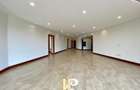 4 Bed Apartment with En Suite in Parklands - 6
