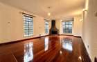 4 Bed Villa with En Suite in Spring Valley - 3