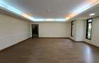 5 Bed Townhouse with En Suite in Lavington - 16