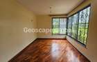 4 Bed House with En Suite in Ridgeways - 7
