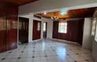 5 Bed House with En Suite in Thome - 13
