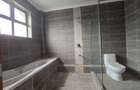 4 Bed House with En Suite in Ridgeways - 15