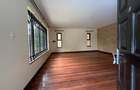 5 Bed Townhouse with En Suite in Lavington - 12