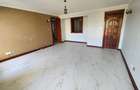 3 Bed Apartment with Gym in Garden Estate - 18