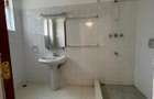 4 Bed Apartment with Parking in Riverside - 12