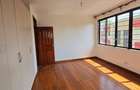 5 Bed Townhouse with En Suite at Lavington Convent Drive - 17