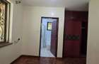 5 Bed Townhouse with En Suite at Othaya Road - 10