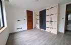 5 Bed Townhouse with En Suite in Lavington - 13